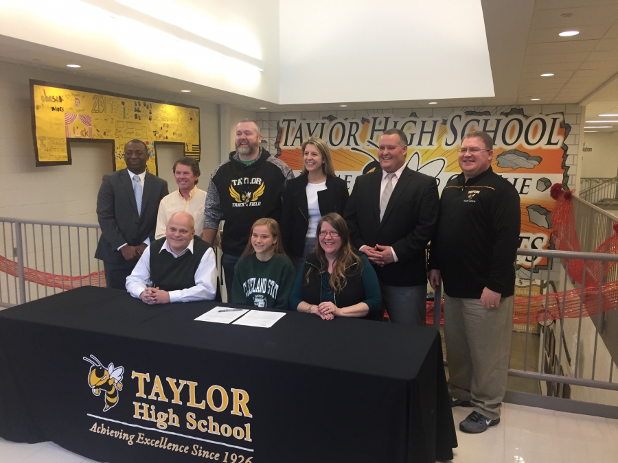 Hannah Korte signing to run cross country at Cleveland State.